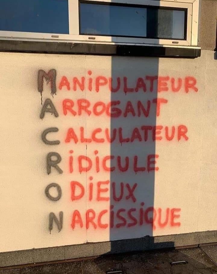 MACRON.jpg